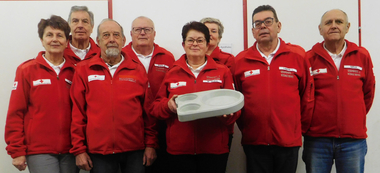 Gruppenbild der Mitarbeiter_Innen von Essen auf Rädern