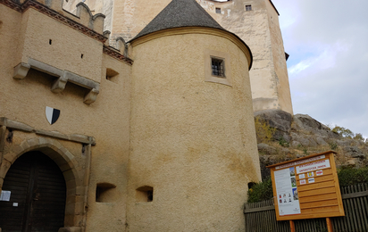 Wand der Helfer_innen der Kinderburg Rappottenstein