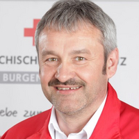 Portraitfoto von Hans-Peter Polzer