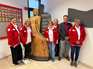 Ein Gruppenfoto mit sechs Personen des Hospiz- und Palliativteams im Bezirk Spittal