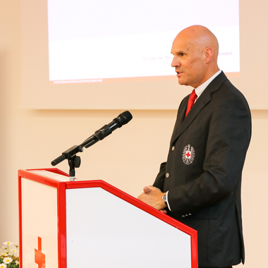 Bezirksstellenleiter Thomas Zehetleitner eröffnete die Bezirksversammlung und führte durch den Abend.