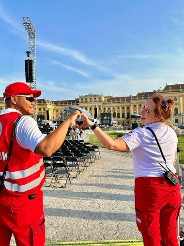 Einsatz des Roten Kreuzes in Schönbrunn beim Sommernachtskonzert