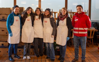 Sechs Personen bei der Team Österreich Tafel