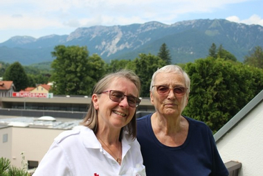 Maria mit Frau Steinmetz