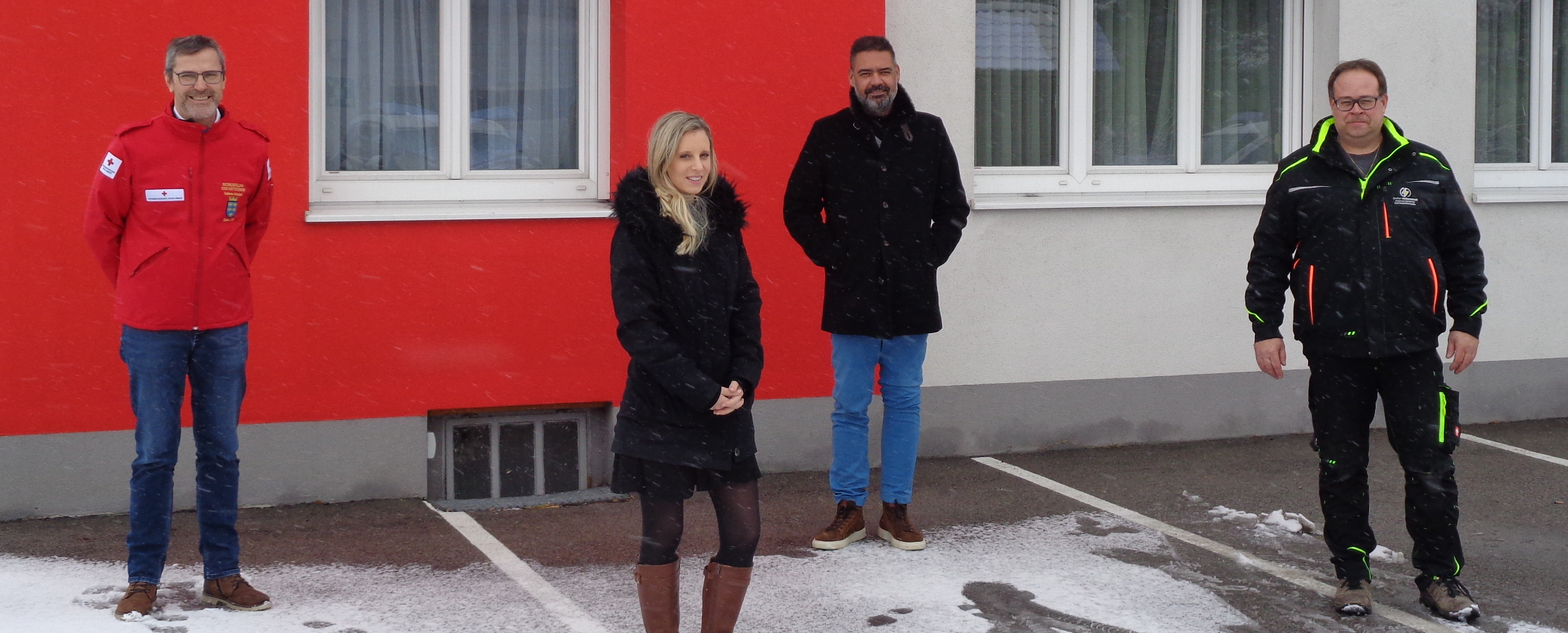 Ein Schlafraum wurde mit profesioneller Unterstützung durch die Firmen Aqua Heizung-Sanitär, Elektro Hebenstreit, Josef Hasslinger und Wiedner in ein modernes Büro umgebaut.