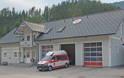 Außenansicht der Ortsstelle in Hollenstein/Ybbs. Hier stehe rund um die Uhr ein Rettungswagen für die Bevölkerung bereit.