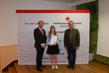 Gruppenbild mit BGL, Angelika Tröbinger, Bezirksstellenleiter