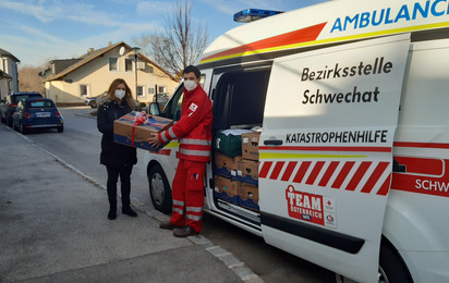 Übergabe der Weihnachtswünsche an die Team Österreich Tafel Fischamend