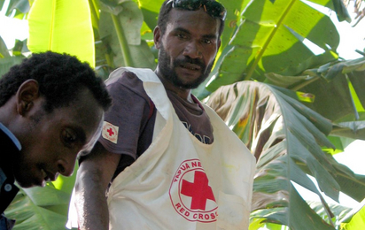 Mitarbeiter des Roten Kreuzes in Papua Neuguinea