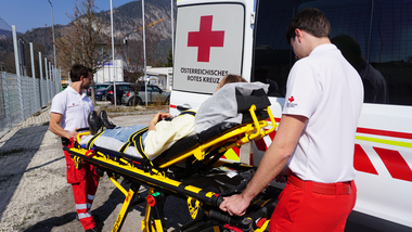 Der Rettungsdienst ist immer mit qualifiziertem Personal besetzt.