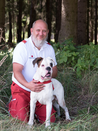 Hundeführer Klaus mit Boxerrüden Bambam