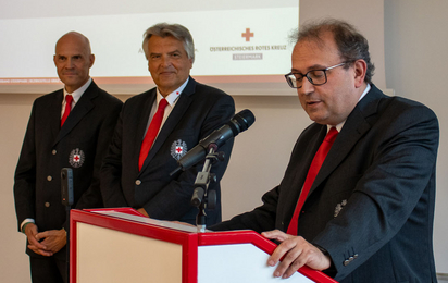 Thomas Zehetleitner, Hofrat Dr. Odo Feenstra, Michael Moser bei der Bezirksversammlung 2024