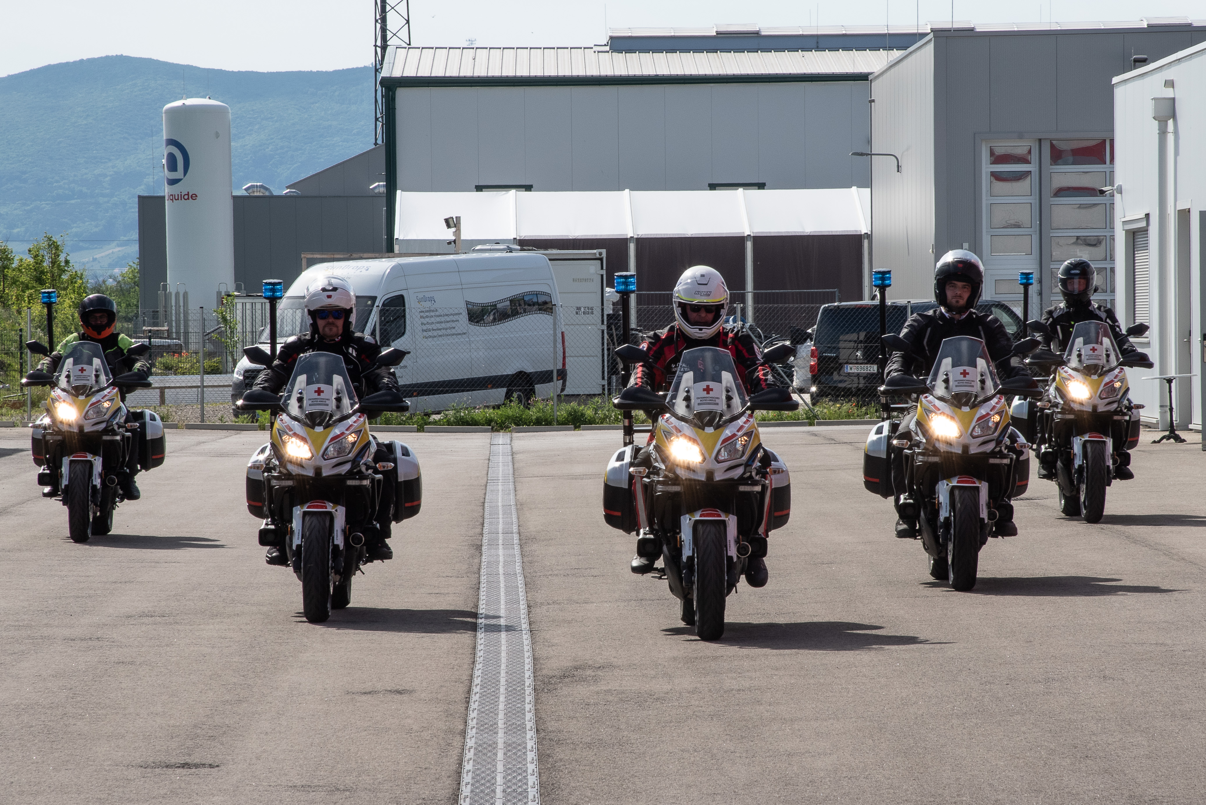 Rotkreuz-Motorradstaffel und ASFINAG Traffic Manager: Sicherheit im Sommer-Reiseverkehr